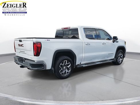 Used 2023 GMC Sierra 1500 SLT w/ SLT Premium Package image 5
