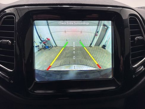 Used 2018 Jeep Compass Limited w/ Navigation Group image 30