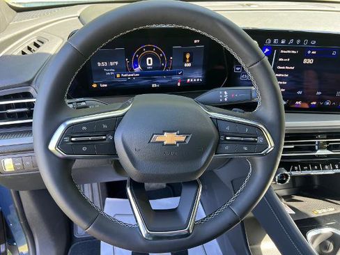 New 2025 Chevrolet Traverse LT image 12