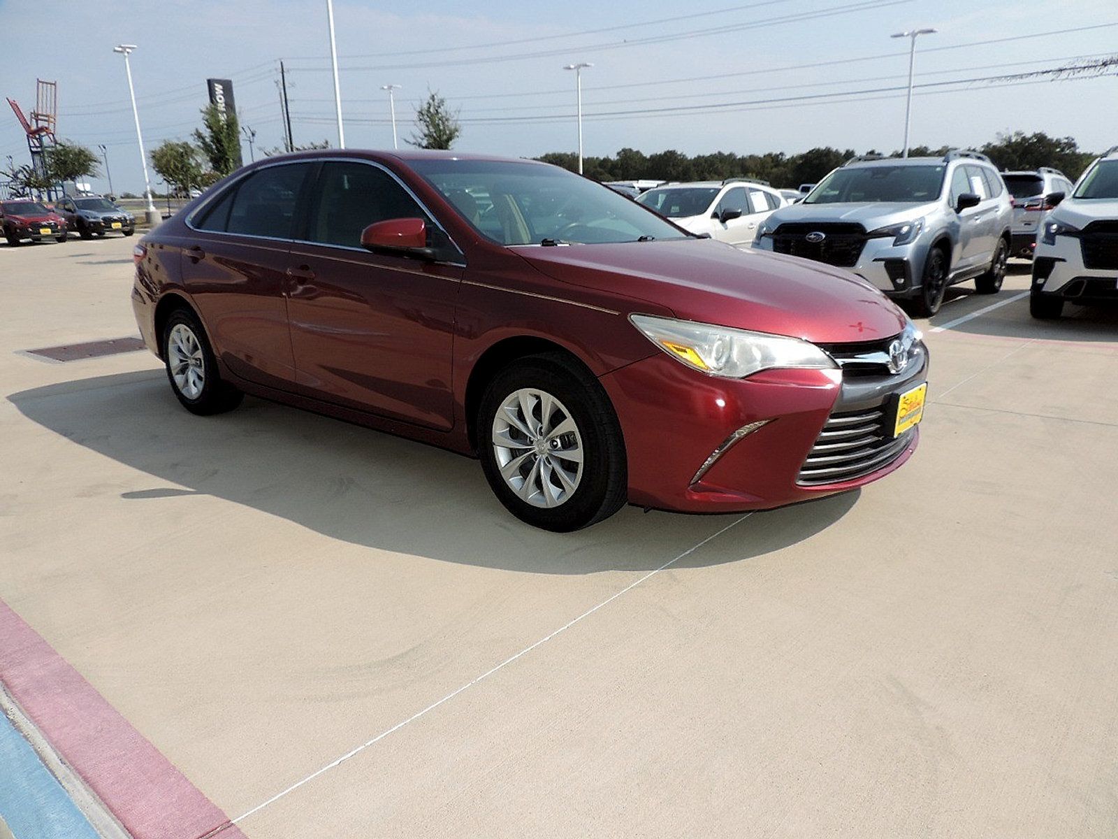 Used 2017 Toyota Camry LE FWD image 3