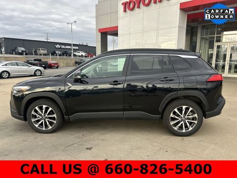 Used 2025 Toyota Corolla Cross XLE image 7