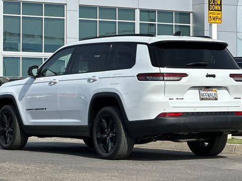 Certified 2023 Jeep Grand Cherokee L Limited w/ Black Appearance Package AWD/4WD image 5