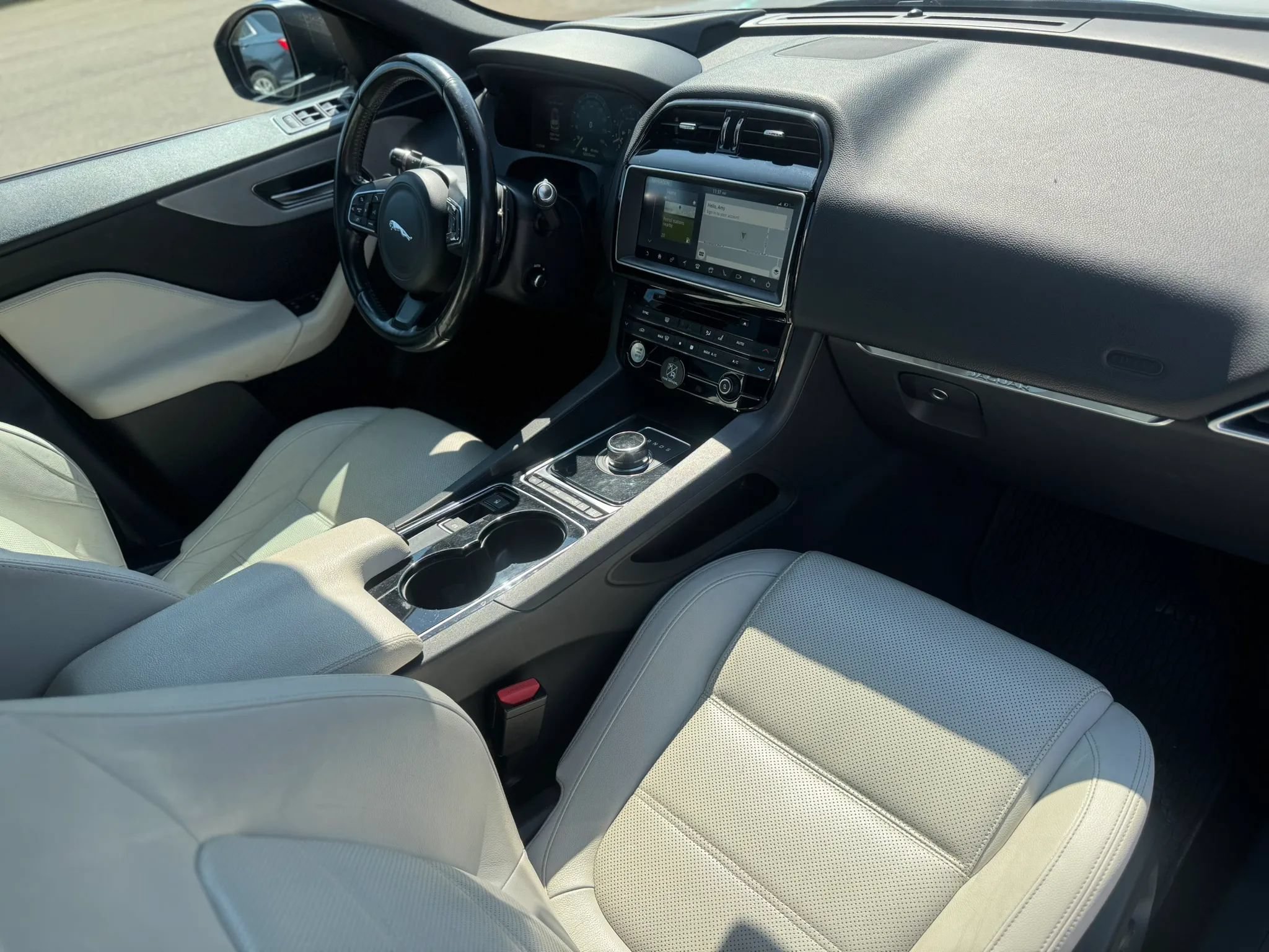 Used 2017 Jaguar F-PACE Prestige AWD/4WD image 16