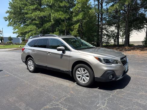 Used 2018 Subaru Outback 2.5i Premium AWD/4WD image 9