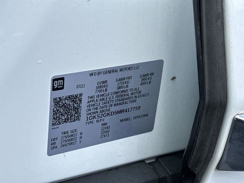 Used 2021 GMC Yukon XL SLT w/ SLT Premium Package image 32