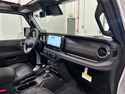 New 2025 Jeep Wrangler Sahara w/ Technology Group image 37