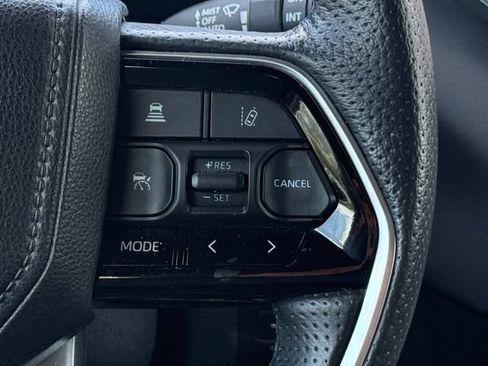 Used 2023 Toyota Sequoia Platinum AWD/4WD image 11