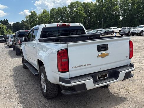 Used 2017 Chevrolet Colorado LT w/ LT Convenience Package RWD image 4
