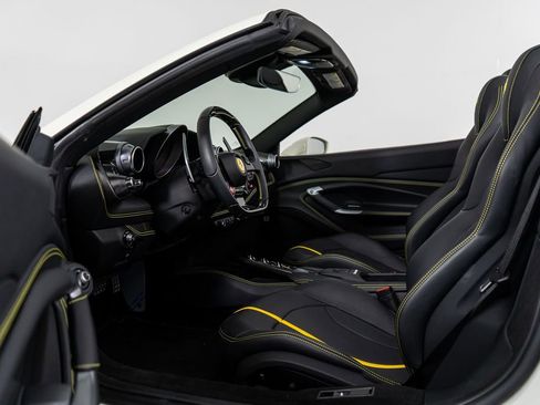 Certified 2023 Ferrari F8 Tributo image 3