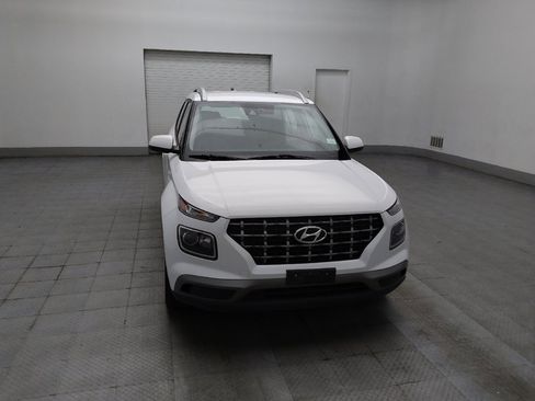 Used 2021 Hyundai Venue SEL FWD image 14