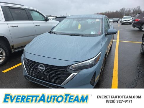 Used 2025 Nissan Sentra SV image 1