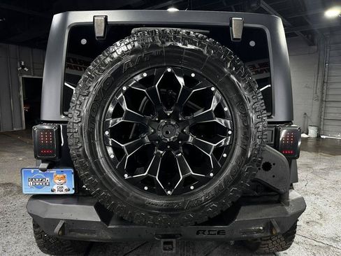 Used 2014 Jeep Wrangler Unlimited Rubicon w/ Connectivity Group AWD/4WD image 6