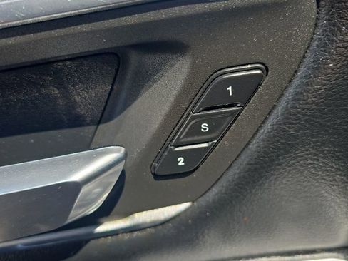Used 2019 RAM 1500 Laramie AWD/4WD image 8