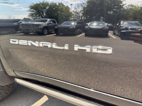 Used 2024 GMC Sierra 2500 Denali w/ Denali Reserve Package AWD/4WD image 15