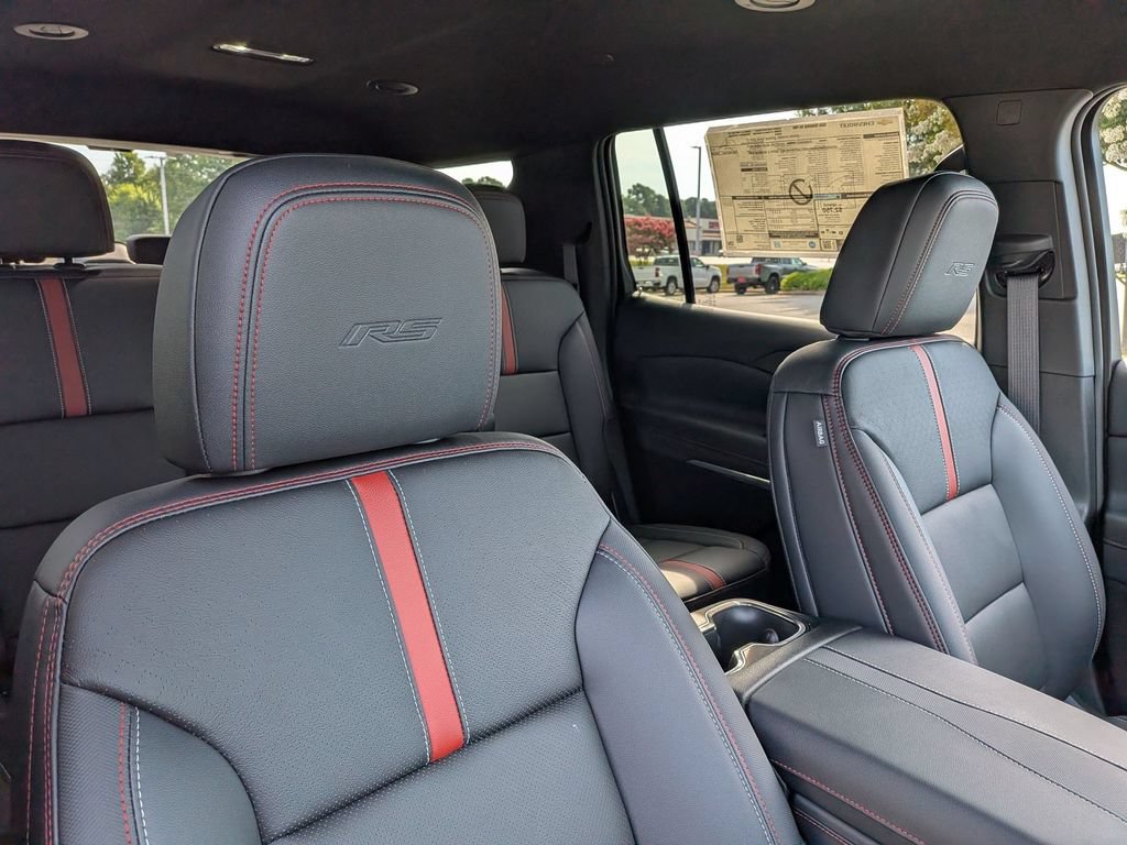 New 2026 Chevrolet Traverse RS w/ LPO, Floor Liner Package FWD image 19