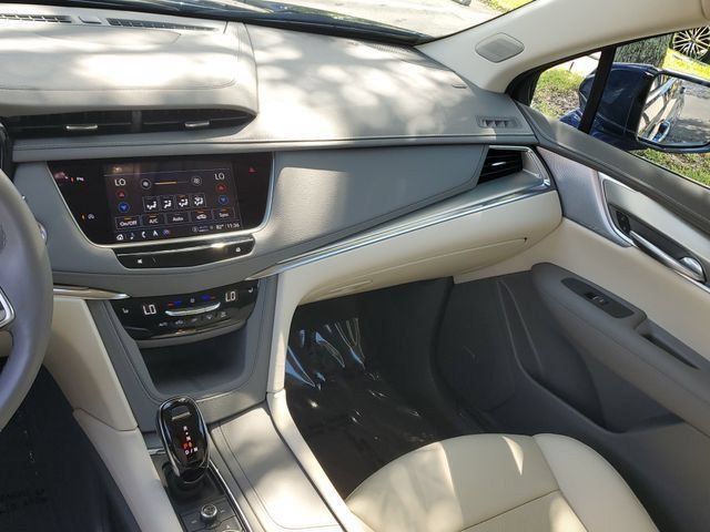 Certified 2023 Cadillac XT5 Premium Luxury w/ LPO, Floor Liner Package AWD/4WD image 21