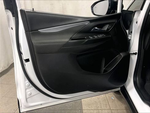 Used 2023 Chevrolet Bolt LT image 9