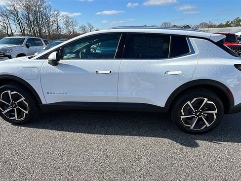 New 2026 Chevrolet Equinox EV LT image 8