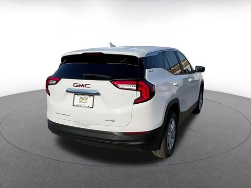 Used 2024 GMC Terrain SLE image 14