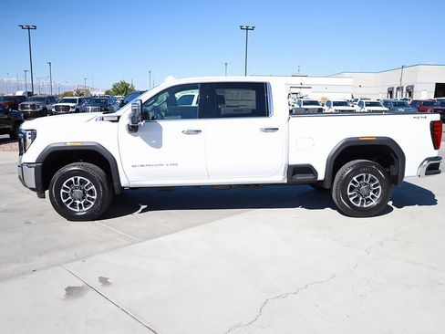 New 2026 GMC Sierra 3500 SLT image 3