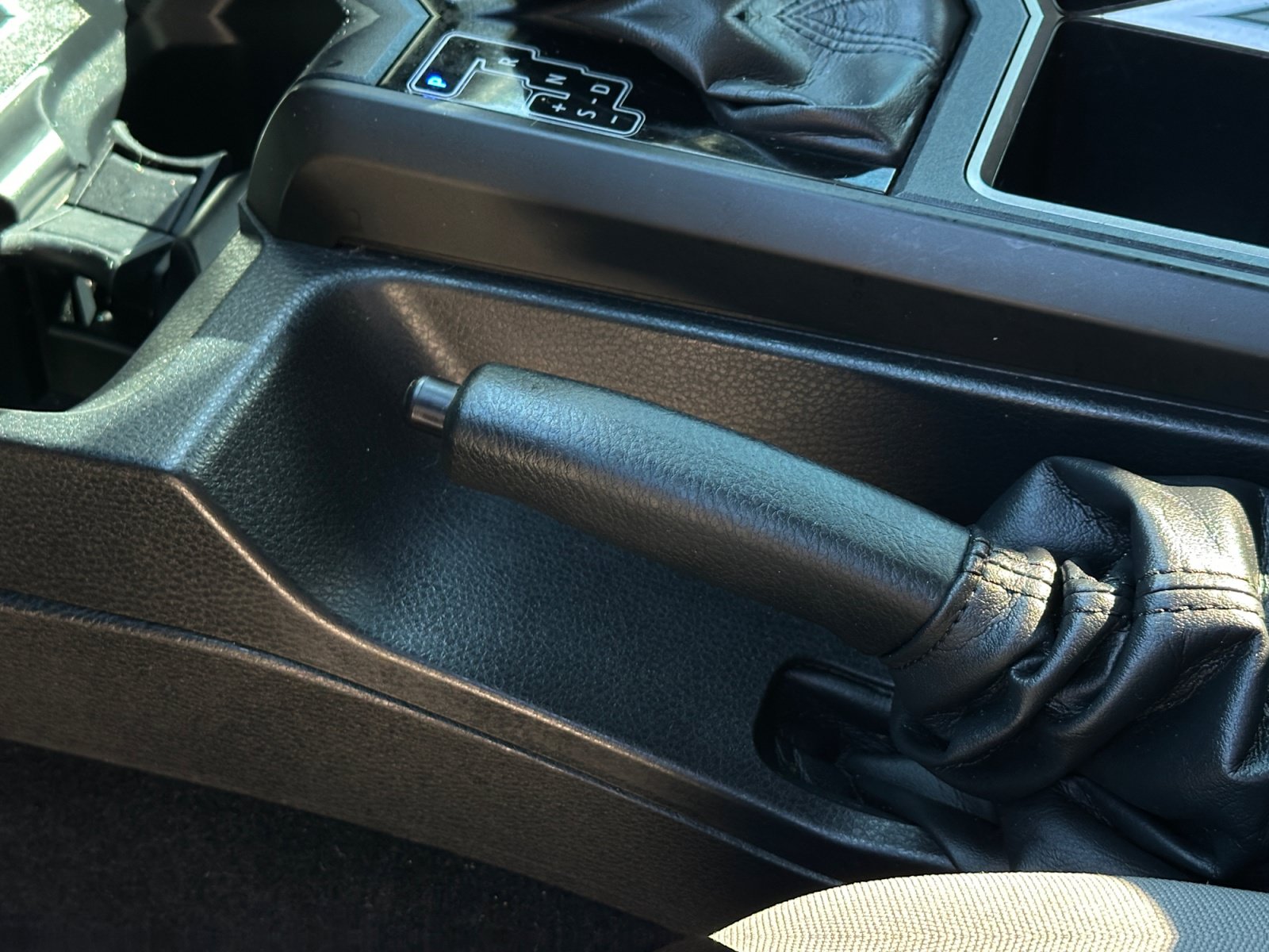 Used 2022 Toyota Tacoma SR w/ SR Convenience Package RWD image 29