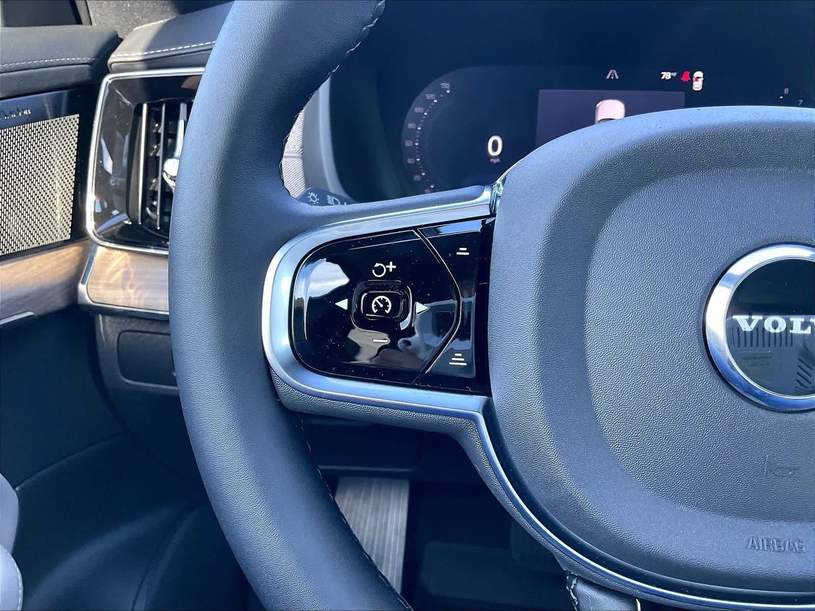 New 2027 Volvo XC90 B6 Plus AWD/4WD image 17