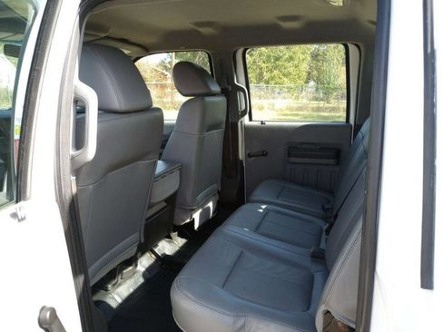 Used 2011 Ford F350 XL w/ Camper Pkg image 18