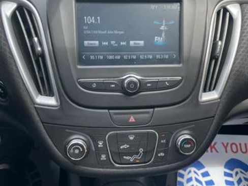 Used 2017 Chevrolet Malibu LS FWD image 21