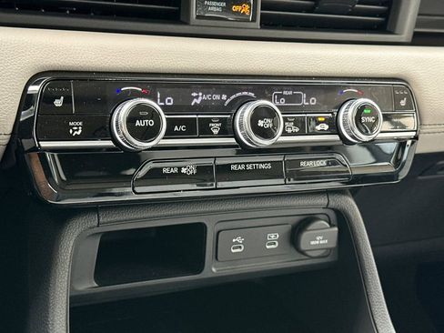 New 2026 Honda Pilot Touring image 25