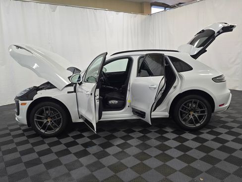 Certified 2025 Porsche Macan Turbo image 13