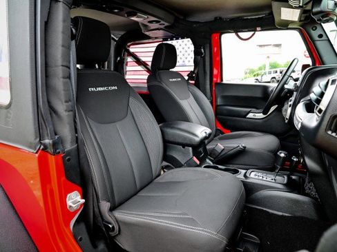 Used 2018 Jeep Wrangler Rubicon w/ Power Convenience Group image 23