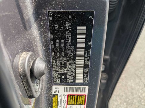 Certified 2024 Toyota Highlander XLE AWD/4WD image 10