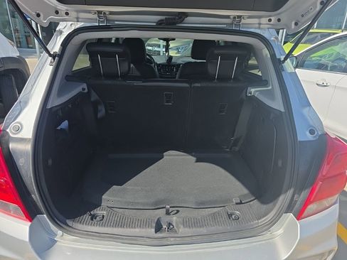 Used 2019 Chevrolet Trax LT w/ Redline Edition AWD/4WD image 7