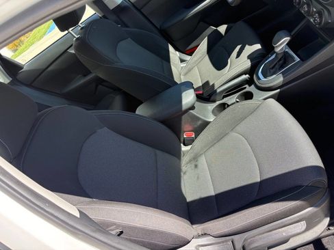 Used 2023 Kia Forte LXS image 17
