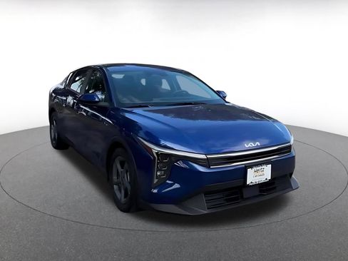 Used 2025 Kia K4 FWD image 3