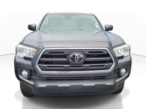 Used 2019 Toyota Tacoma SR5 RWD image 2