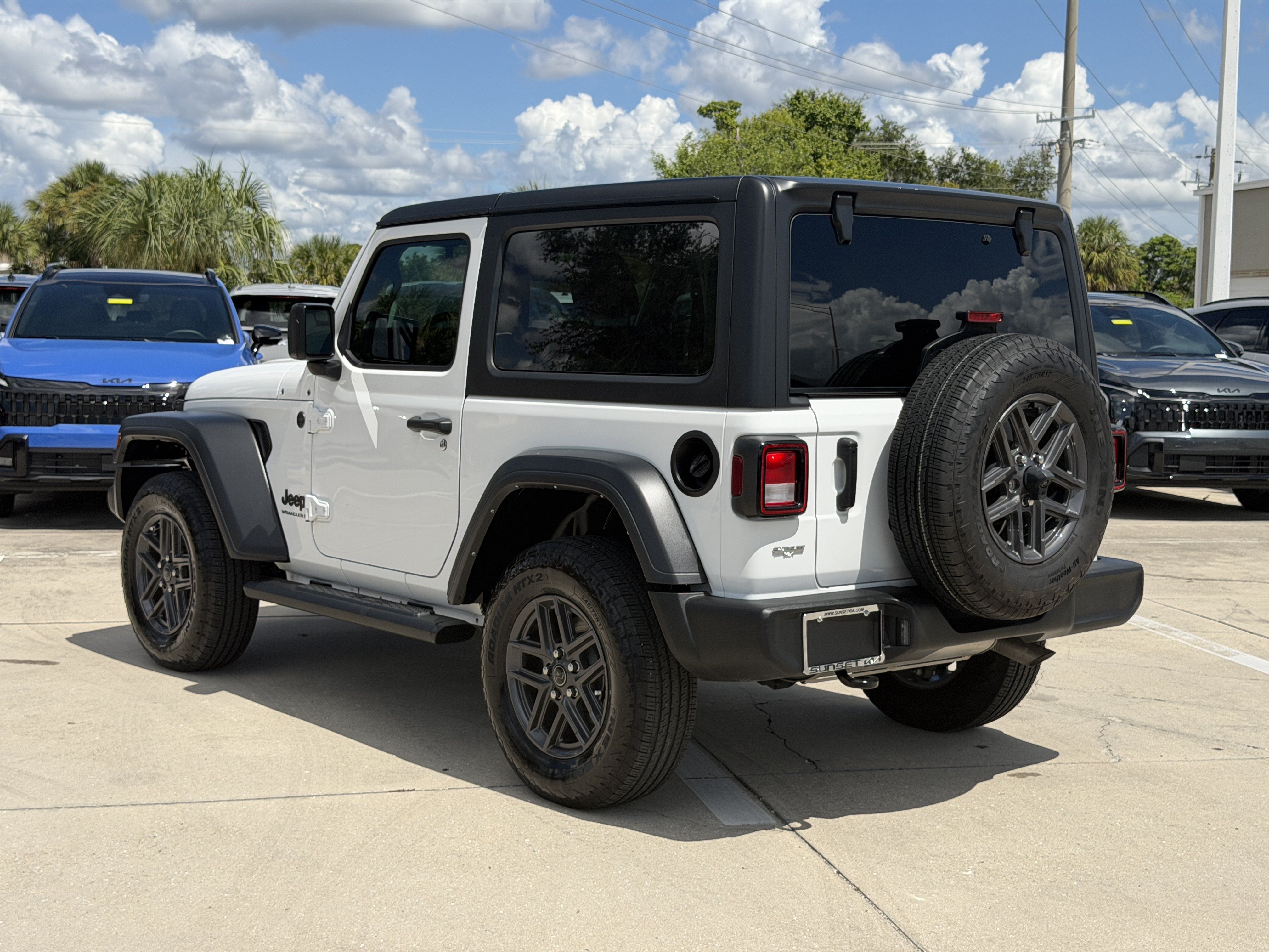 Used 2024 Jeep Wrangler Sport AWD/4WD image 4