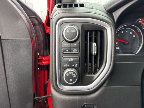 Used 2020 Chevrolet Silverado 1500 LT image 22