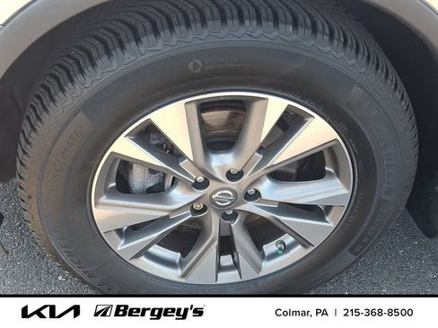 Used 2015 Nissan Murano SV w/ Premium Package AWD/4WD image 10