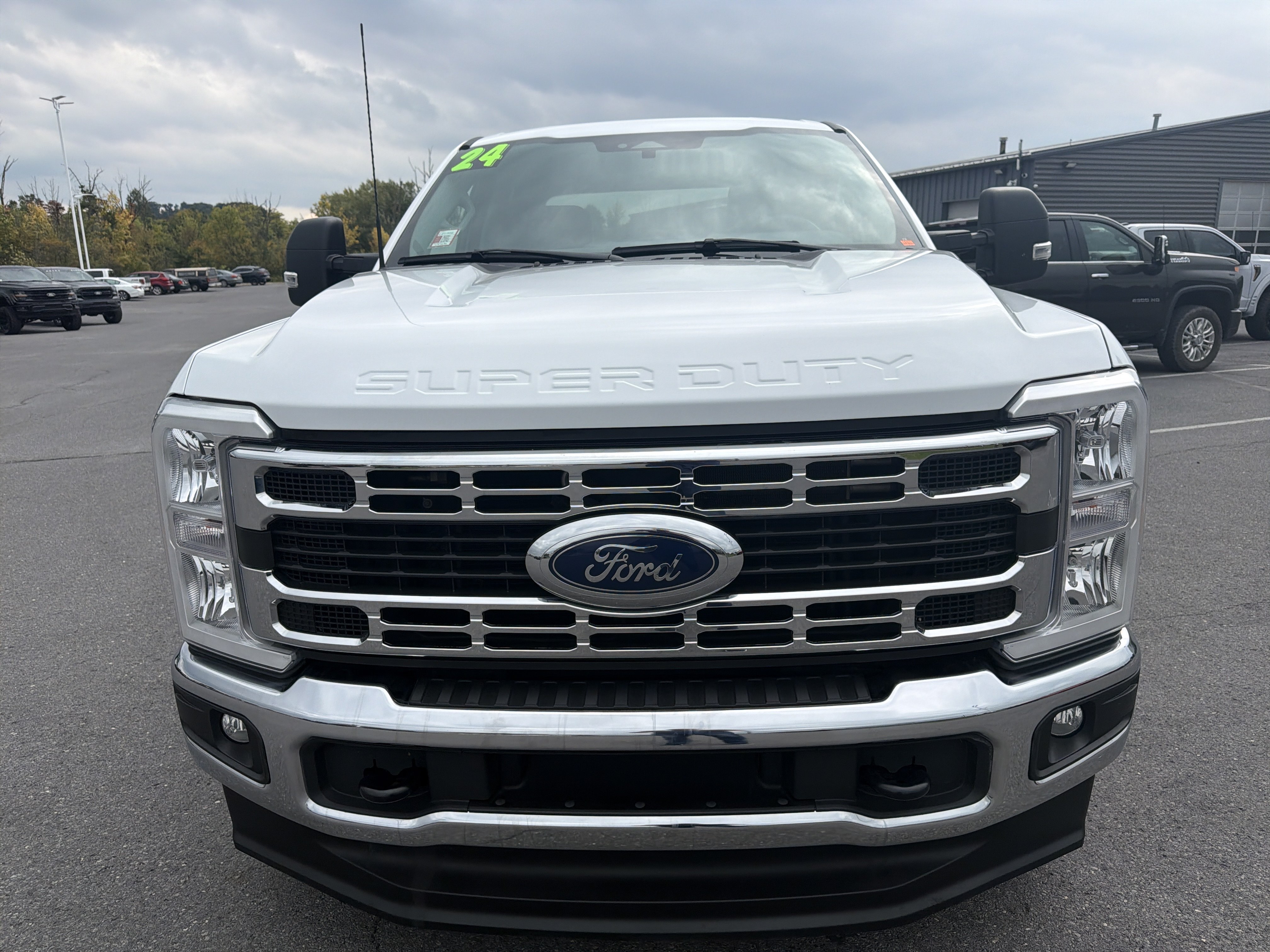 Used 2024 Ford F250 XLT AWD/4WD image 9