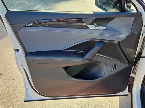 New 2026 Volkswagen Tiguan SE R-Line image 14