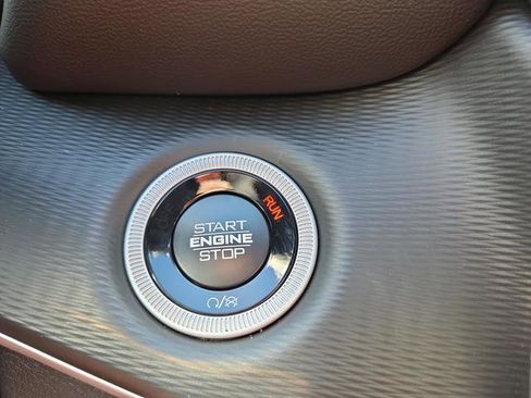 New 2025 Jeep Grand Cherokee Altitude image 27