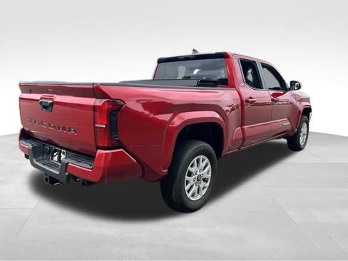 Used 2025 Toyota Tacoma SR5 AWD/4WD image 5