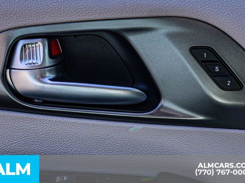 Used 2024 Chrysler Pacifica Touring-L image 49