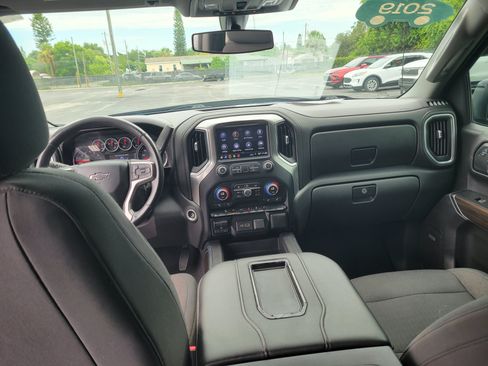 Used 2019 Chevrolet Silverado 1500 RST AWD/4WD image 16