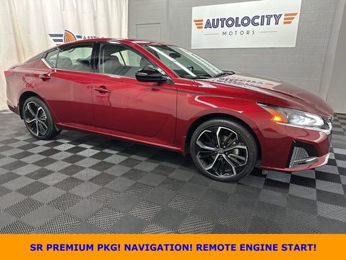 Used 2023 Nissan Altima 2.5 SR w/ SR Premium Package image 1