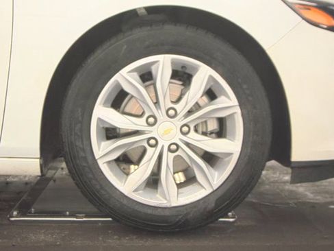 Used 2024 Chevrolet Malibu LT image 11