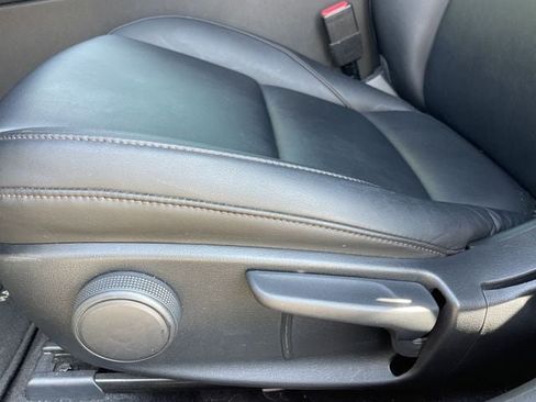 Used 2024 MAZDA MAZDA3 s FWD image 24