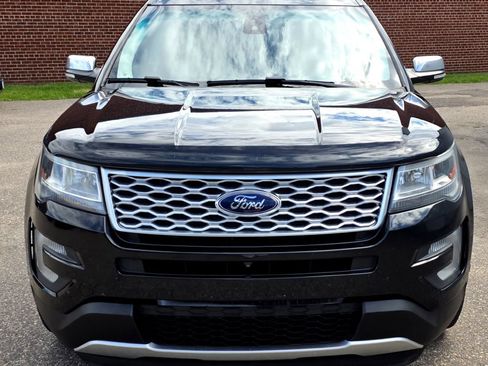 Used 2016 Ford Explorer Platinum AWD/4WD image 3