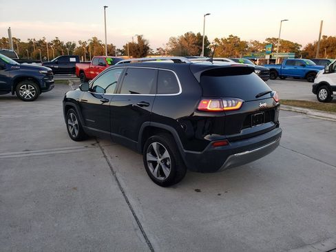 Used 2019 Jeep Cherokee Limited image 4